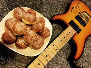 Tłusto-czwartkowe zajęcia gitarowe